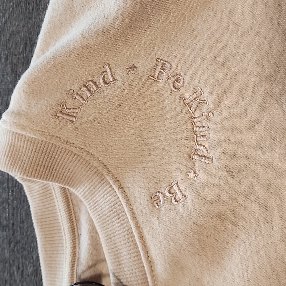 Nobody's Child camel "Be Kind" circle logo Crew Neck sweatshirt - Picture 3 of 4